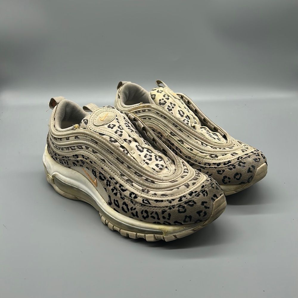 Nike Women’s Leopard with Orange AirMax Sz 7